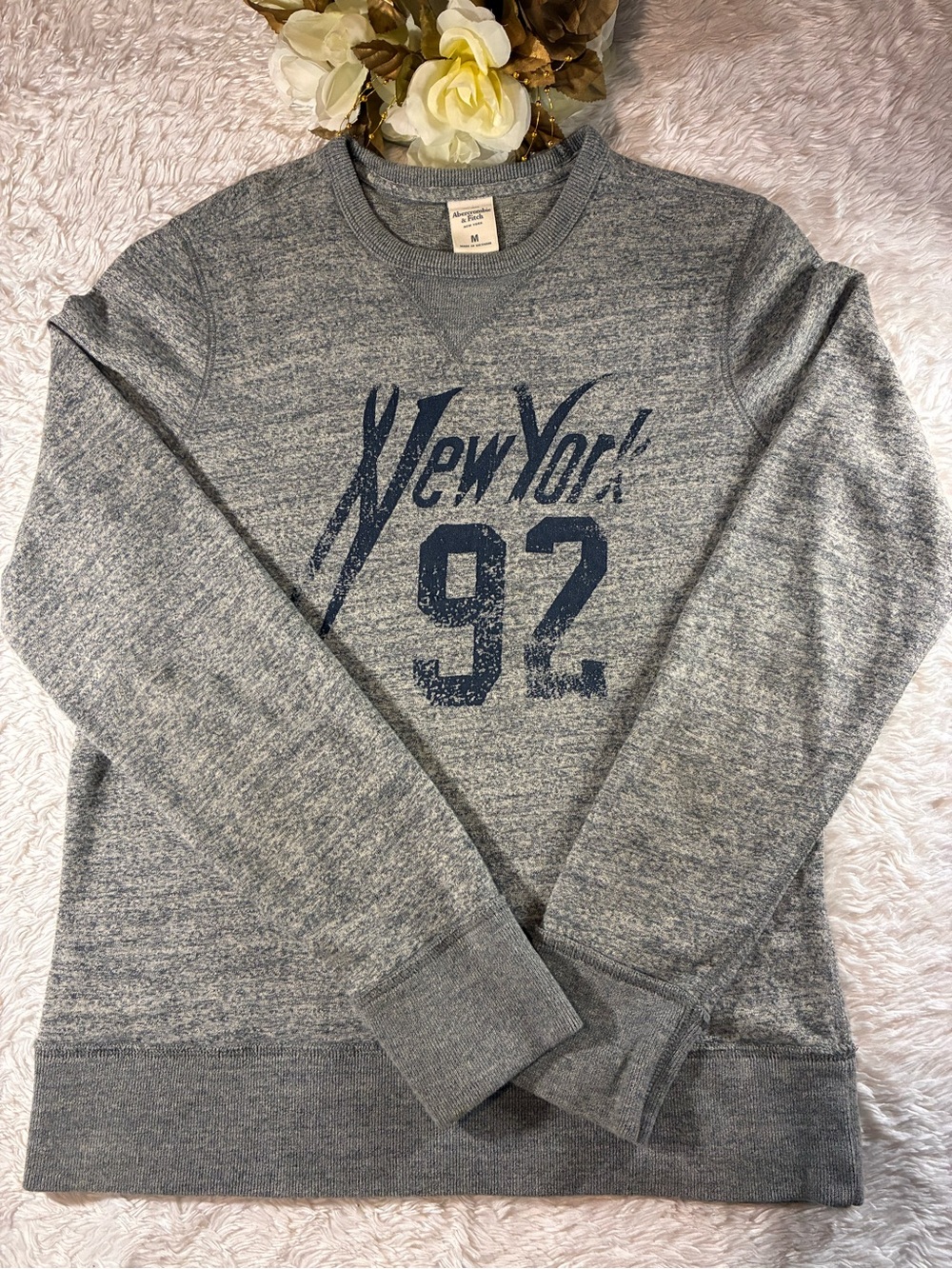 Abercrombie & Fitch Men's Light Gray Crewneck Sweater Medium